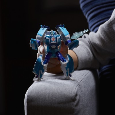 Transformers Warrior Class Blurr Action Figure   556997362
